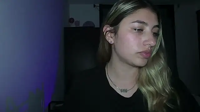 AliceTeenager___ webcam