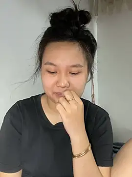 Almira6868 webcam
