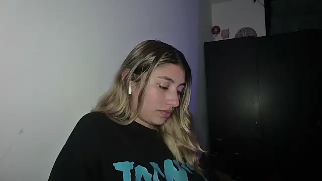 AliceTeenager___ webcam