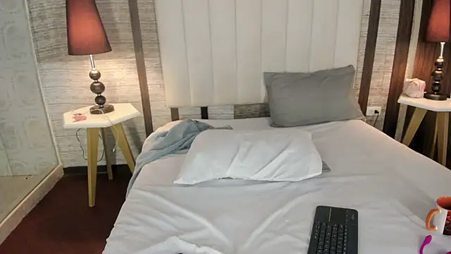Hannah_Cross webcam