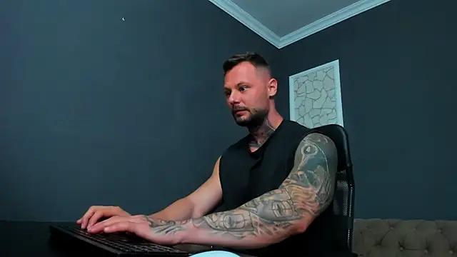 BrianHunts live cam on StripChat