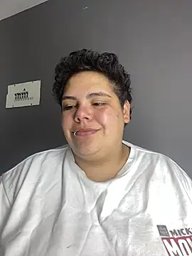 Hailey_Curvy webcam