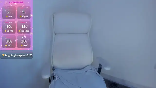 dominique_21 Live Web Cam Show