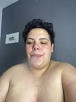 Hailey_Curvy webcam