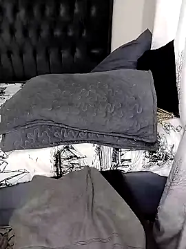 SweetestBootyXxX live cam on StripChat