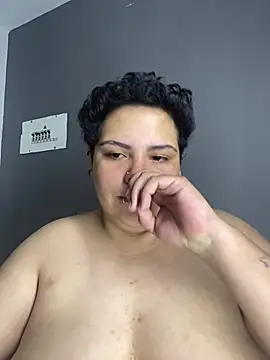Hailey_Curvy webcam