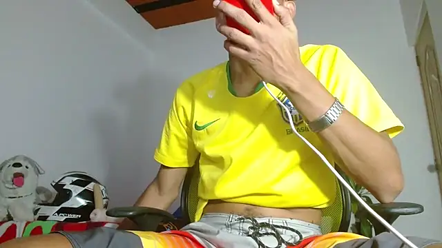 skinny23cm live cam on StripChat