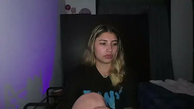 AliceTeenager___ webcam