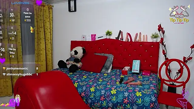 thalia_mills19 live cam on StripChat