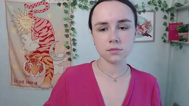 VeryVeryVeryShy_ live cam on StripChat