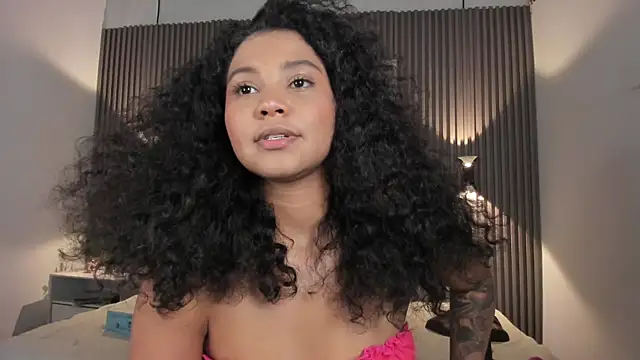 Zafiiraa live webcam show