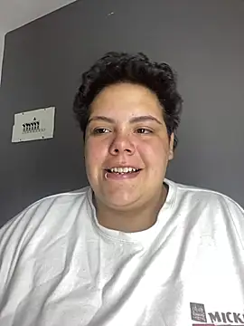 Hailey_Curvy live cam
