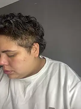 Hailey_Curvy webcam