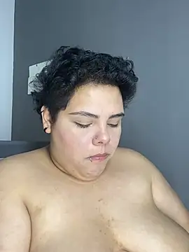 Hailey_Curvy live cam