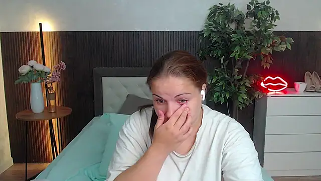 crazyy_girl_ (F young) - undress me