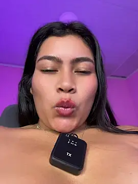 LunaaRosse Live Web Cam Show
