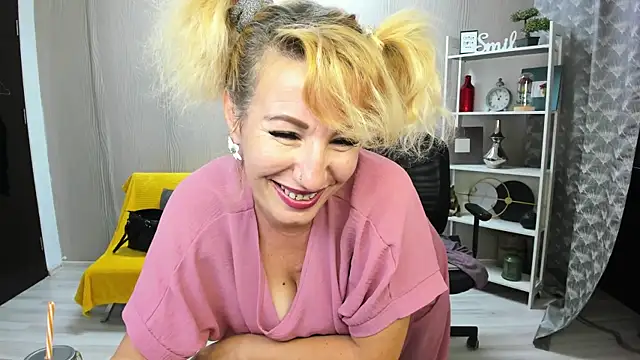 Cassandra_Hotty live cam on StripChat