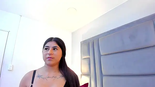 ScarletJons webcam