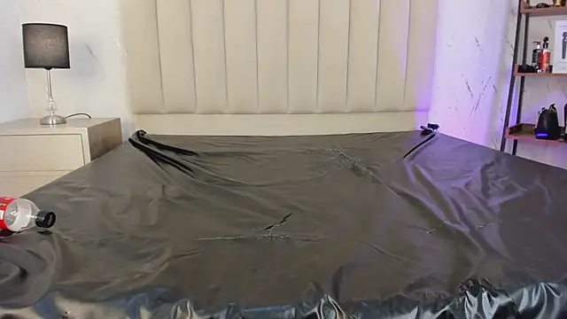 LilithHarperr_ live cam on StripChat