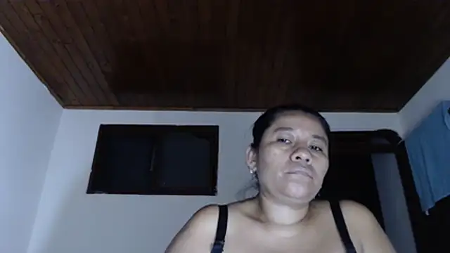 adrixxx38 live cam on StripChat
