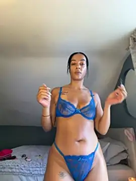 Saskia_xx live cam on StripChat