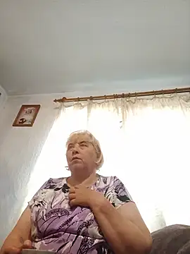 Elena_Beautiful784 live cam on StripChat