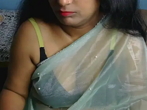 curvy-bhabi