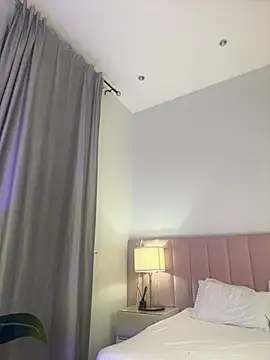 omgsexxxypixie webcam