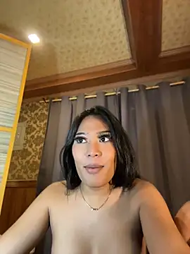 hugecock_tamira webcam