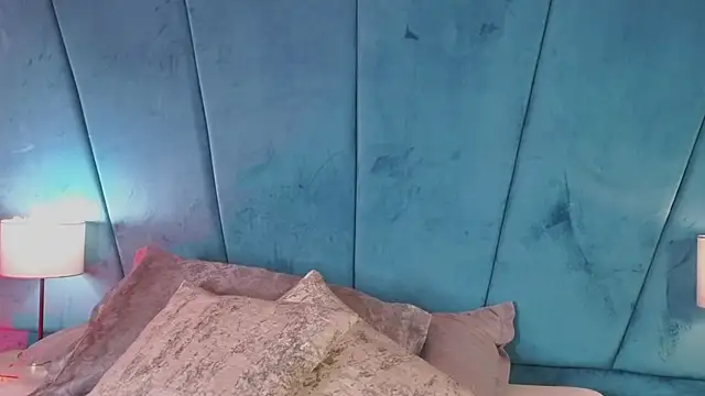 julimonroe_ webcam