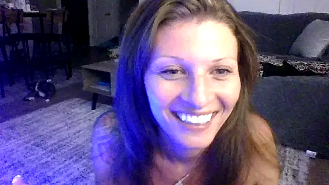 LuciousItaliaaa webcam