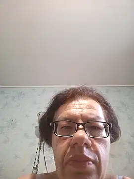 Olena72531 webcam