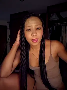 Laurakail_wan webcam