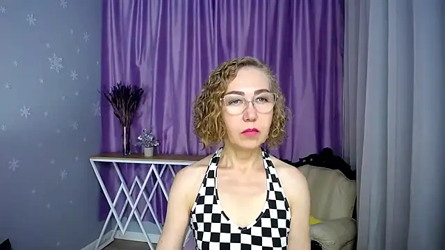 queen_a_n_i live webcam show