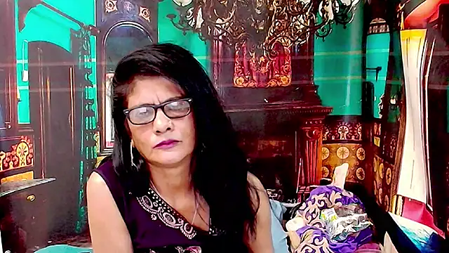 IndianAllure live cam