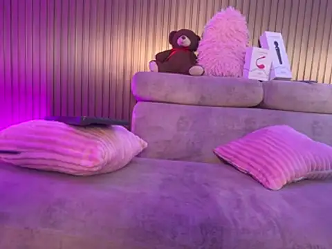 sofi_naughty_1
