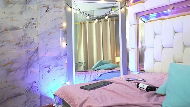 kinkylittlegirll - Kinkylittlegirll's free webcam - UK Sex Cams