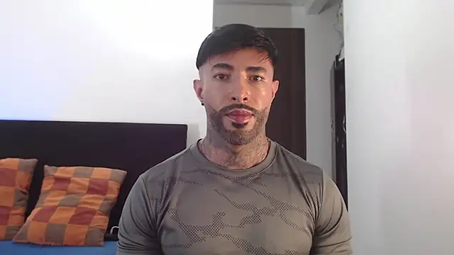 andrea_de_lucaa live cam
