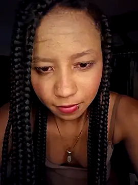 Laurakail_wan webcam