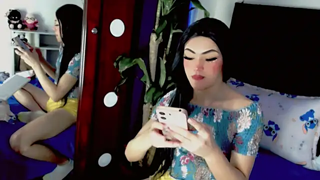 NathalialLooes live cam