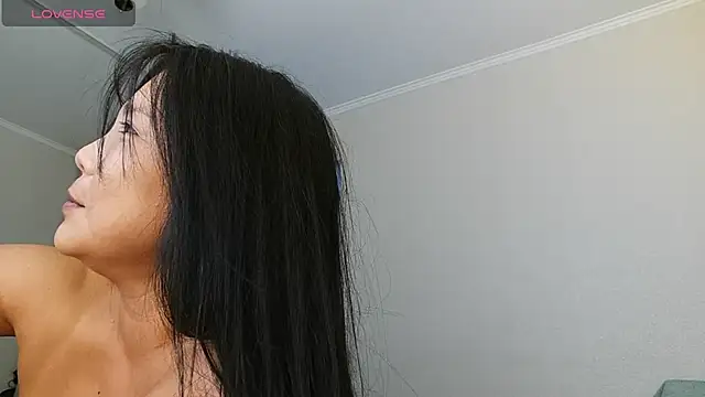 MissValday live cam on StripChat