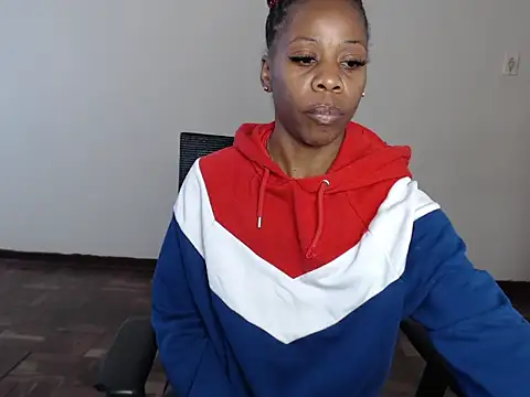 QUEENMANDYY