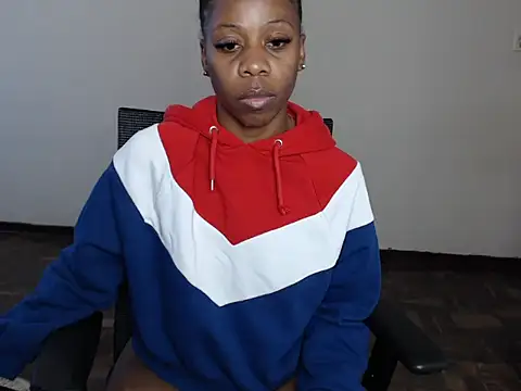 QUEENMANDYY