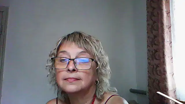 ElizabethGorden live cam on StripChat