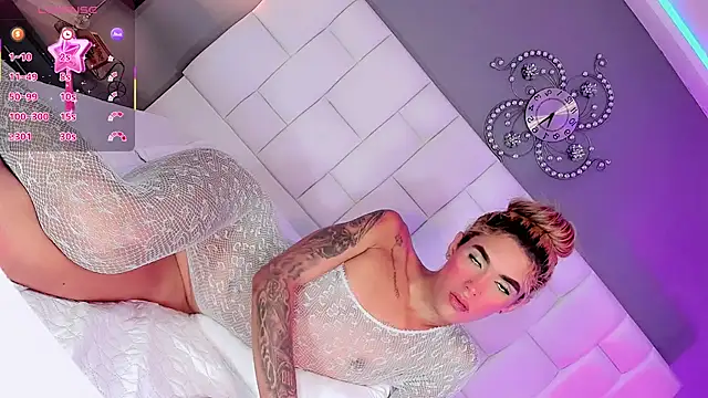 Nikol-hilton live cam