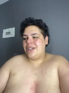 Hailey_Curvy webcam