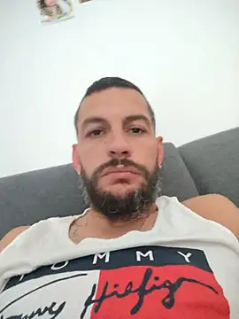 Lebarbu69020 live sex cam