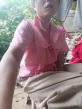 Linda-yiyi live cam