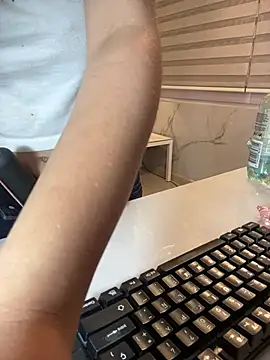bella_vibess_s webcam