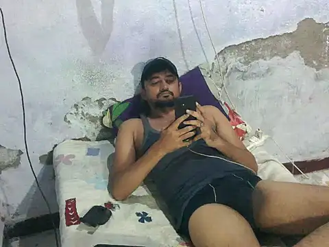 ROCOGUJUBULL live cam